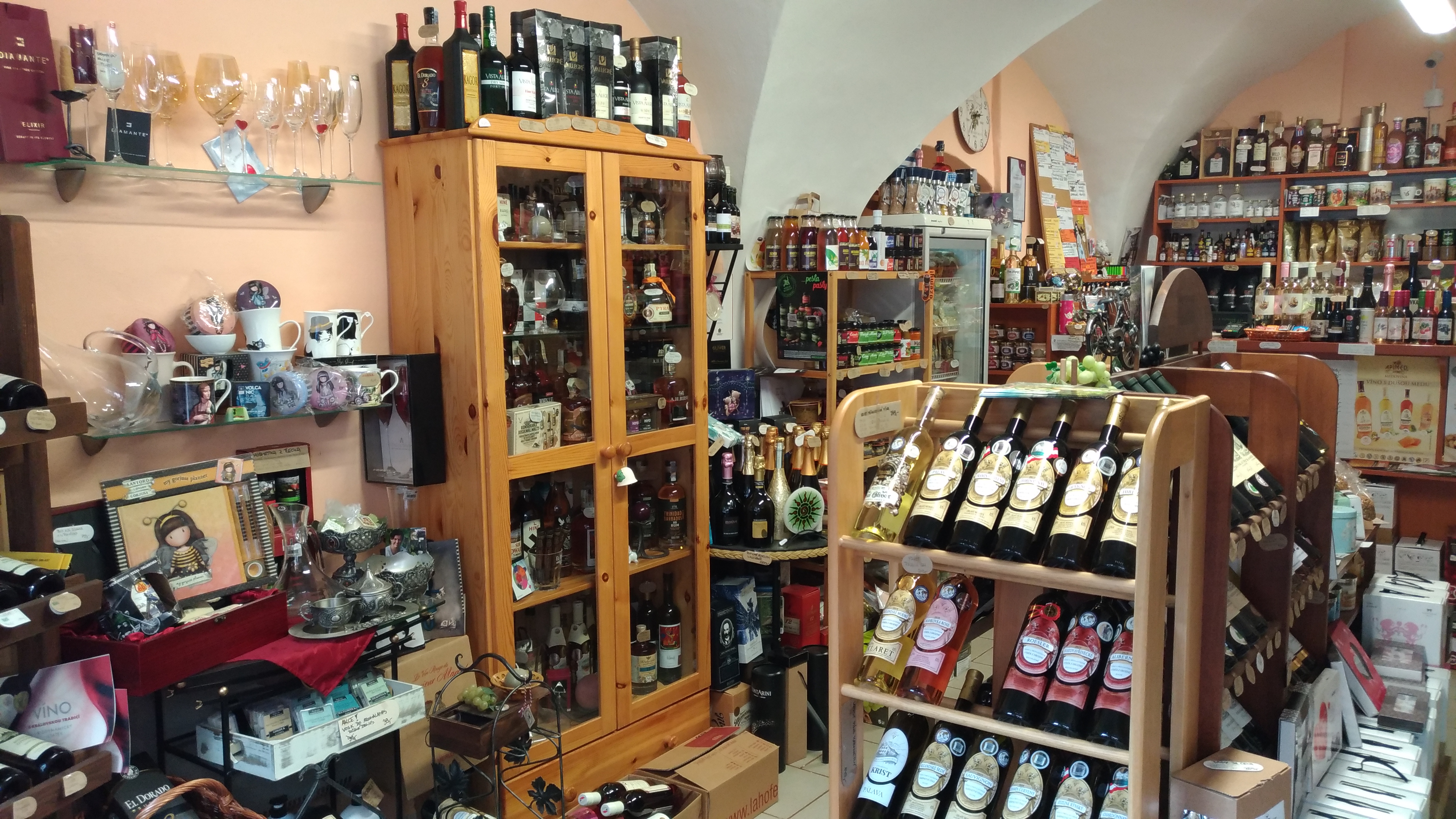 Dobré víno cestrovi-prodejna